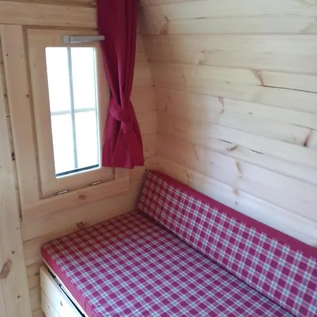 Apartment Schlaffass Und Hütte Mit Teich